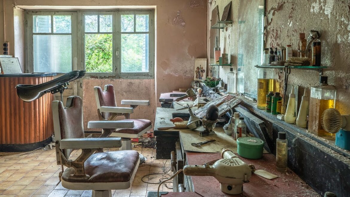 FOUND AN Abandoned Hair Salon Frozen in Another Era!