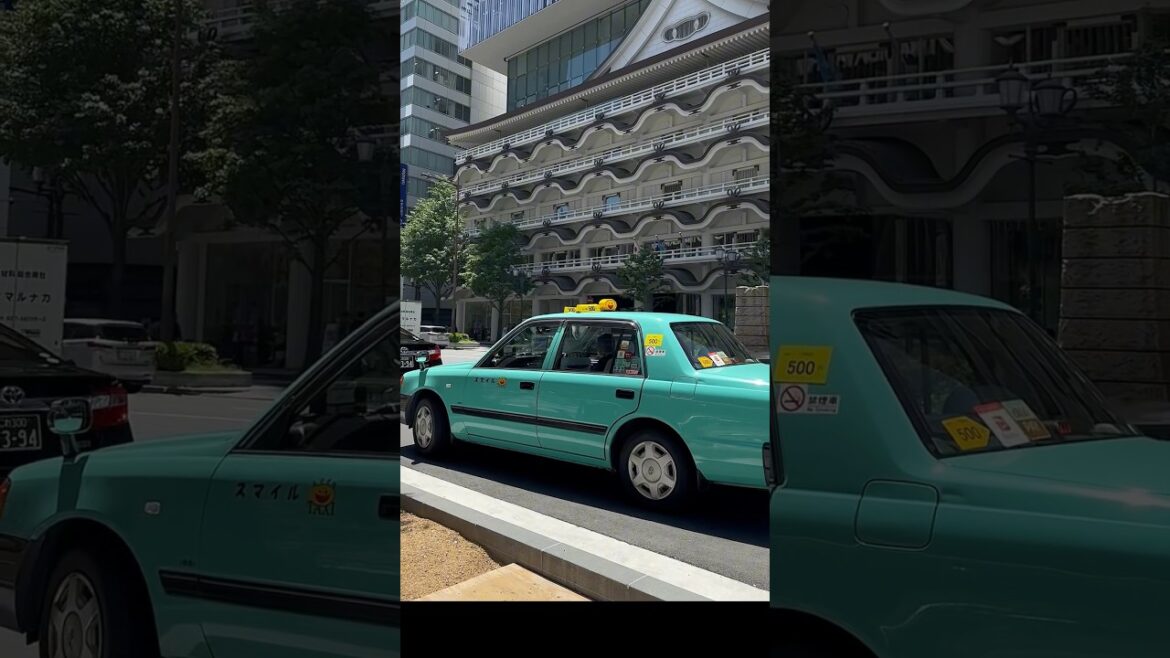 Taxi in Osaka, Japan 💚