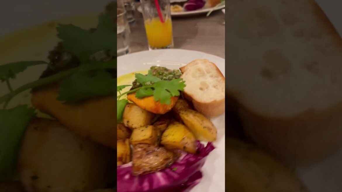 😋Best Okinawa’ s grilled salmon with cube potato #foodlover #travel