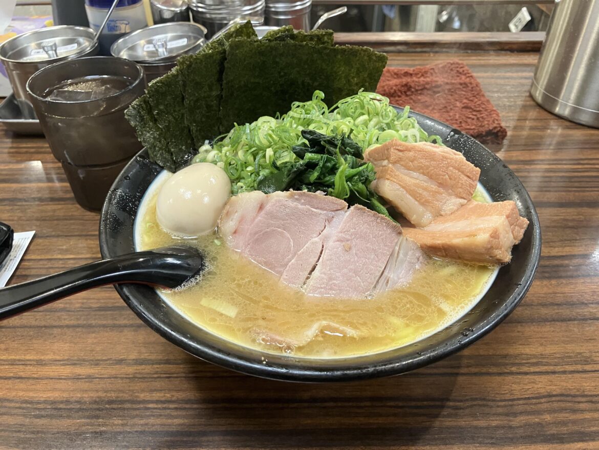 Tonkotsu-Shoyu at Paimen in Nakameguro, all toppings, extra negi