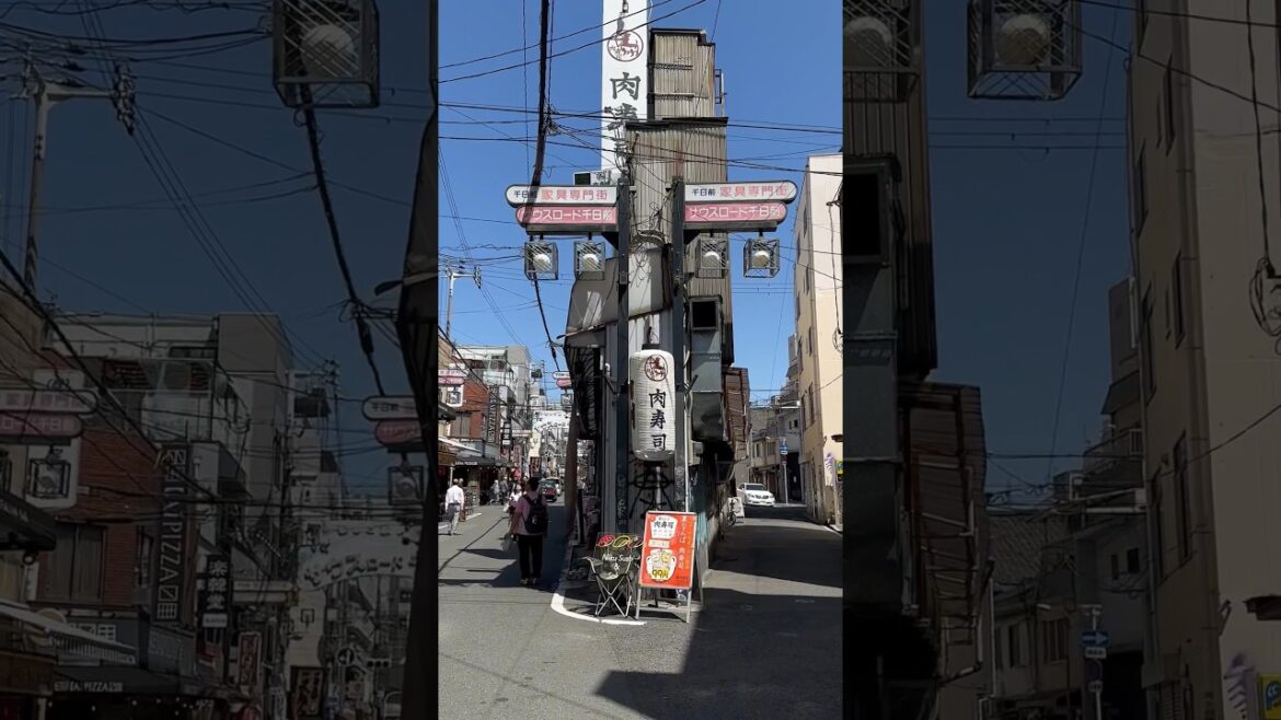 tiny building in Osaka 🇯🇵 Japan