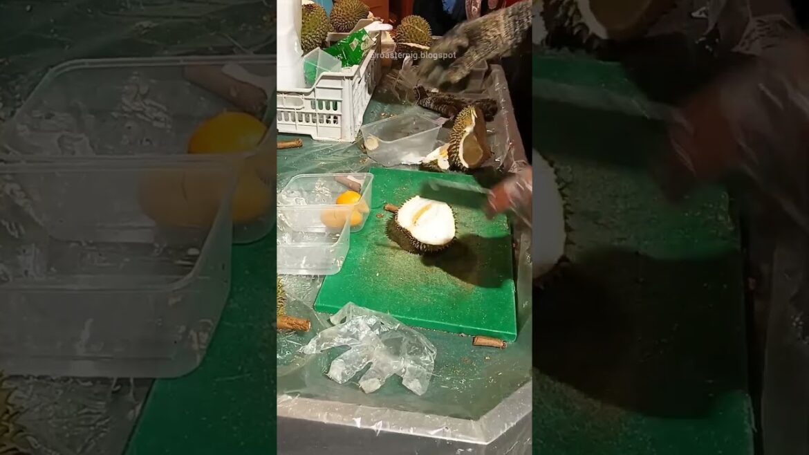 Amazing Durian Fruit Cutting Tips #fruitcutting