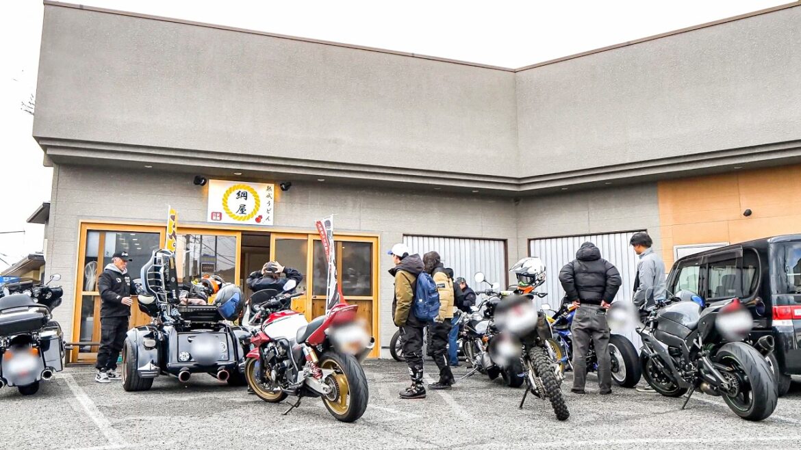 バイク乗りが続々と殺到。腹ぺこアニキ達で賑わうロードサイドうどん店の人気の秘密丨Japanese Street Food