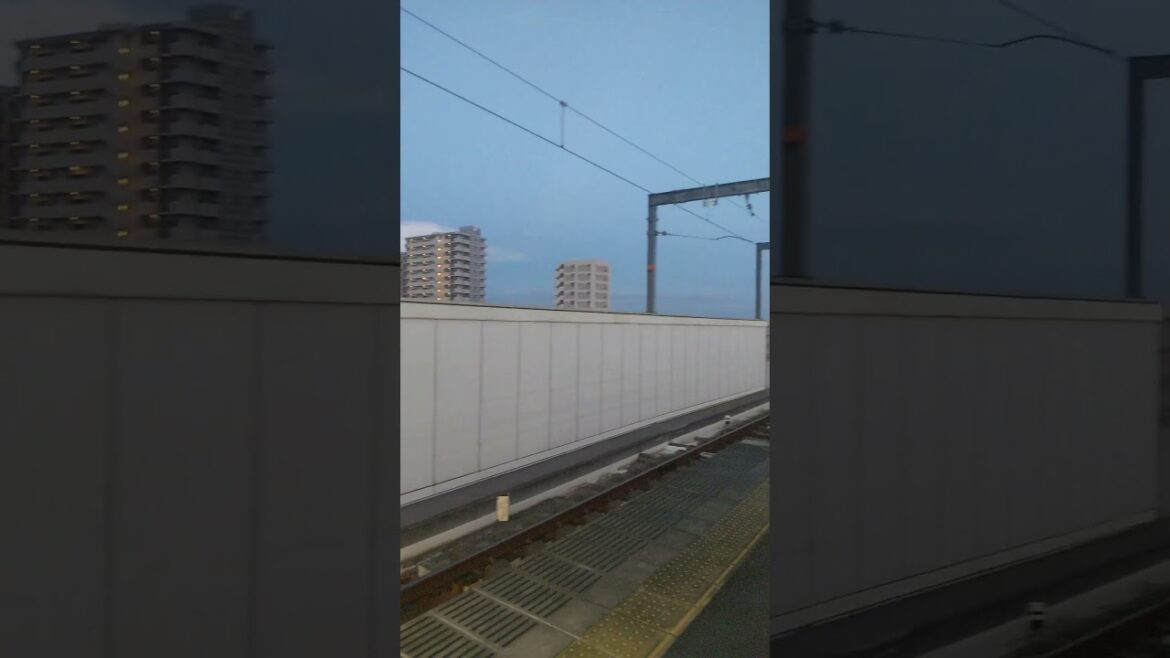 加古川駅｜加古川線のホームと国鉄103系電車3550番台（貫通型）個性的な外観のレトロ車両。R4/9（兵庫県旅行）JR WEST Kakogawa Station Hyogo JAPAN TRAVEL