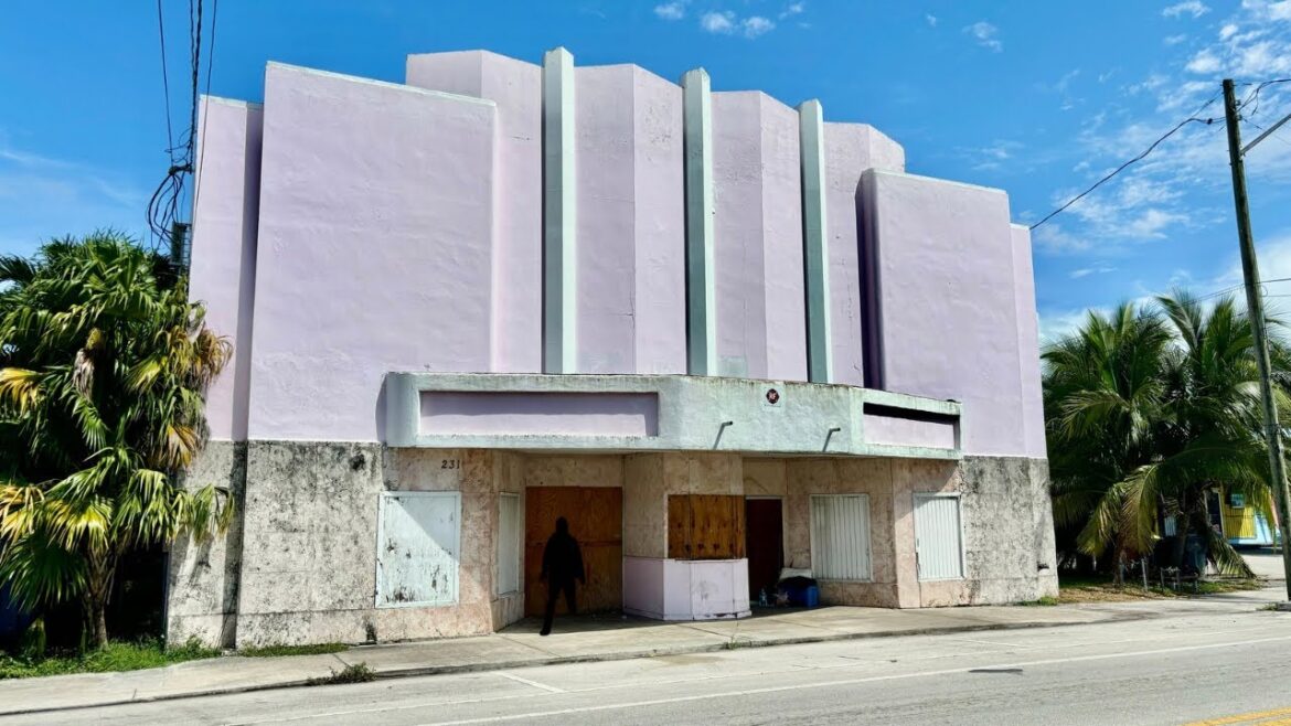 Florida Roadside Attractions & Abandoned Places - Forgotten Movie Theater & Very Haunted Cemetery