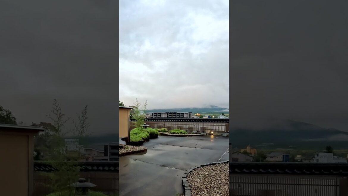 Mount Fuji in Summer Reveal Timelapse #japan #fuji #mountfuji #fujisan #mountains