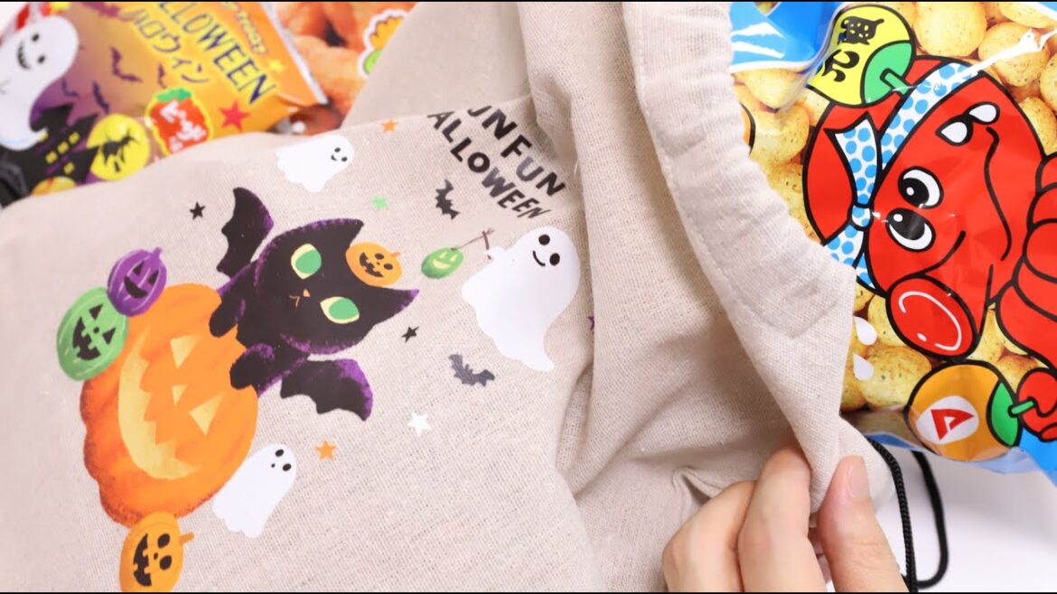 Halloween Snacks Drawstring Bag Variety Bag I like the black cat drawstring bag