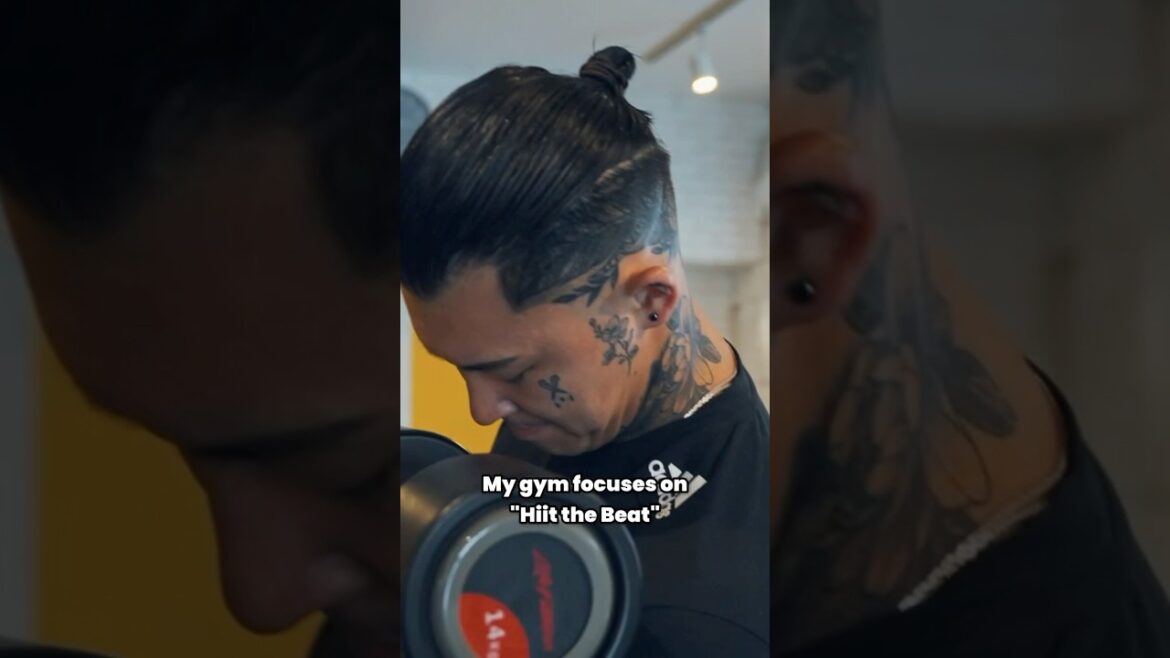 Tokyo Neighborhoods Tour: Nakano Local Eats with HIITtheBeat Breakdancer Jess Tokyo Neighborhoods Tour: Nakano Local Eats with HIITtheBeat Breakdancer Jess