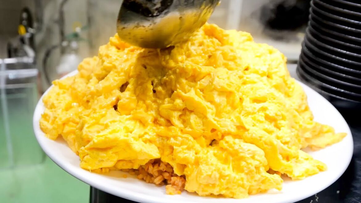 開店→3時間で240杯鬼速爆売れ!常連が殺到する焼めしラーメン町中華がヤバすぎる丨THE BEST Ramen in Japan 開店→3時間で240杯鬼速爆売れ!常連が殺到する焼めしラーメン町中華がヤバすぎる丨THE BEST Ramen in Japan