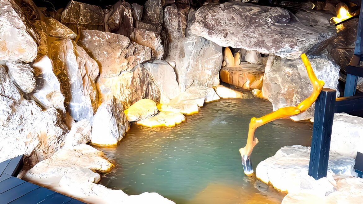 Japan’s Trendiest Onsen Ryokan Hotel with Luxury Private Hot Spring | KUROKAWA ONSEN GEKKOJU Japan's Trendiest Onsen Ryokan Hotel with Luxury Private Hot Spring | KUROKAWA ONSEN GEKKOJU