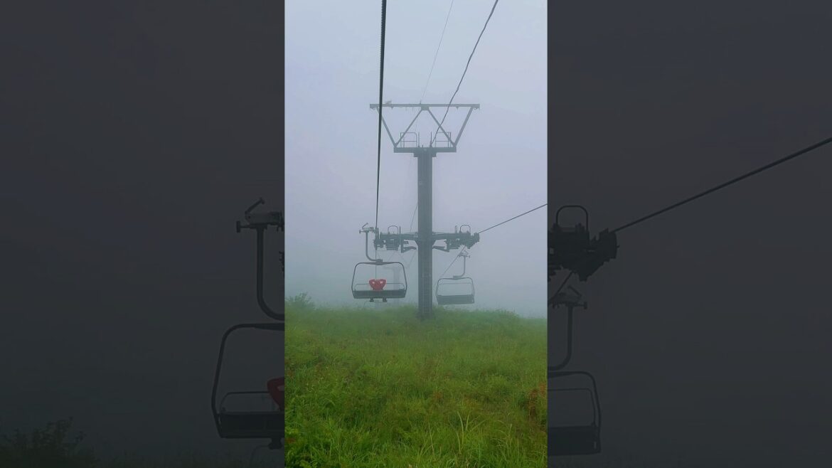 Chairlift Ride || Alpen quad lift || Happo Alpen Line Japan #shorts#chairlift