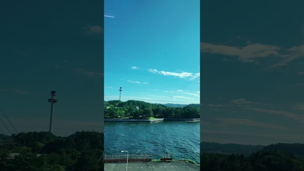 Yokohama Seaside Line, Train with an Ocean View in Japan