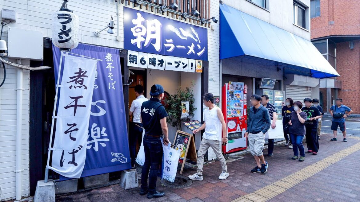 岡山)早朝6時に大行列→朝限定ラーメン650円に常連が殺到する爆売れ朝ラーメン。丨Japanese Street Food 岡山)早朝6時に大行列→朝限定ラーメン650円に常連が殺到する爆売れ朝ラーメン。丨Japanese Street Food