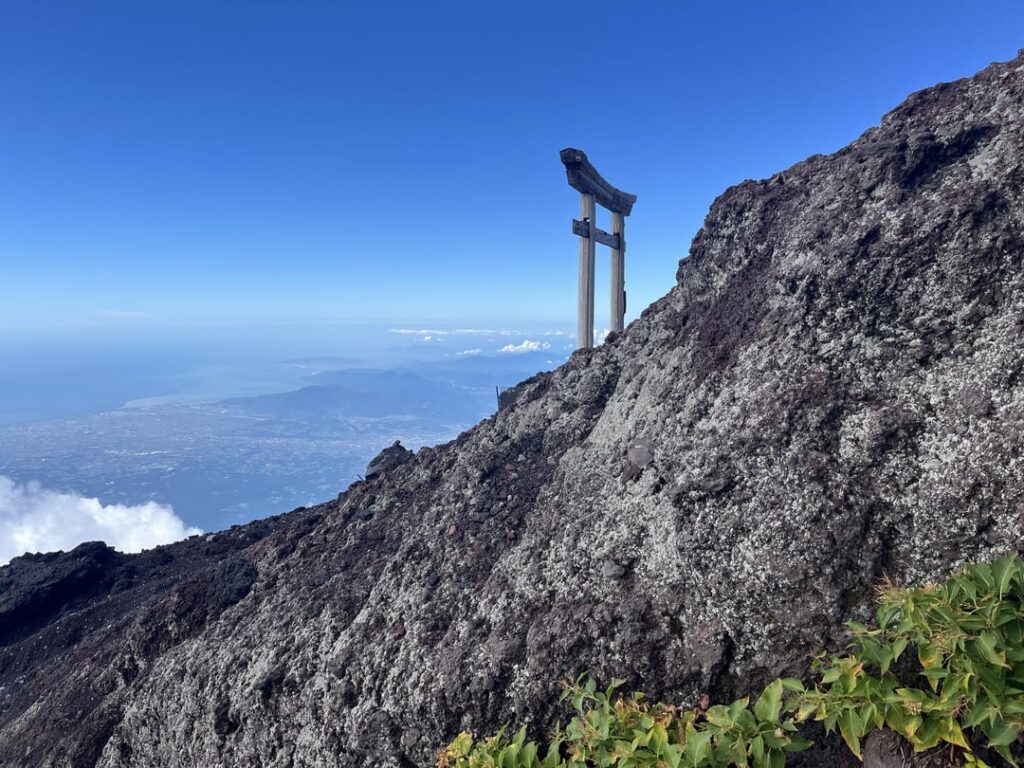Some pictures I took while climbing Mount Fuji (fujinomiya trail)