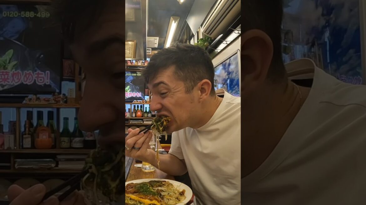 This is what Hiroshima survivors ate "Okonomiyaki" 🇯🇵