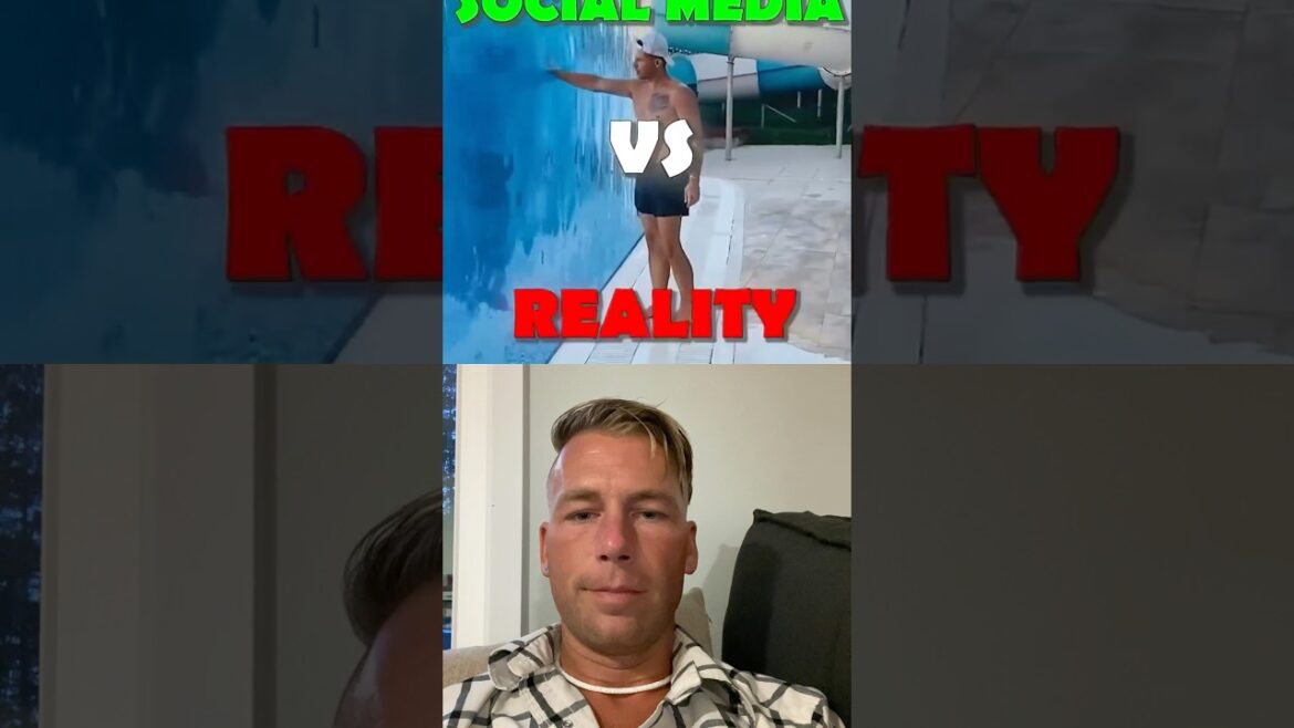 Social media vs reality 🇯🇵 Japan  #travel #vacation  #free #love #beauty #shortsvideo  #japan