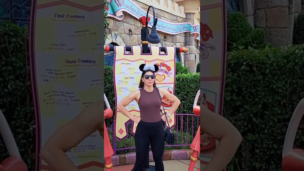 Tokyo Disneyland has massive crowds at Opening time (part 1)- sub for part 2 #disneyland #Tokyo Tokyo Disneyland has massive crowds at Opening time (part 1)- sub for part 2 #disneyland #Tokyo