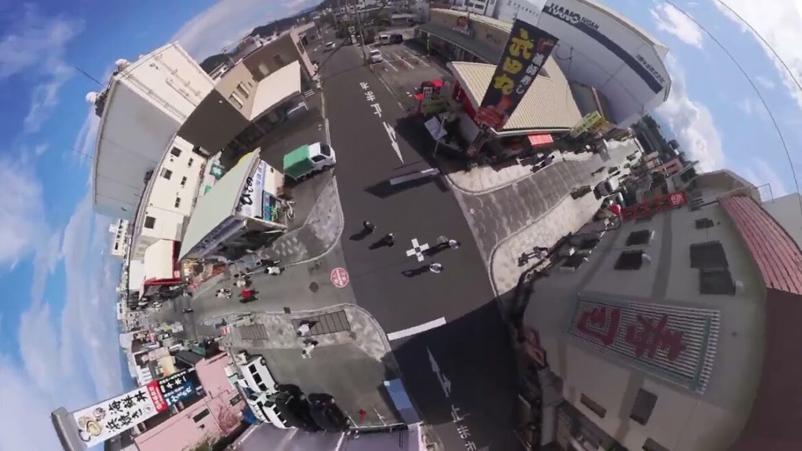 #沼津港 の二番線道路はこんな感じ #沼津港 の二番線道路はこんな感じ