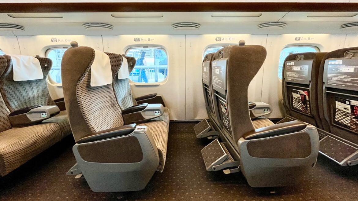 Tokyo-Osaka Bullet Train: Is the Green Car Worth the Extra Yen?