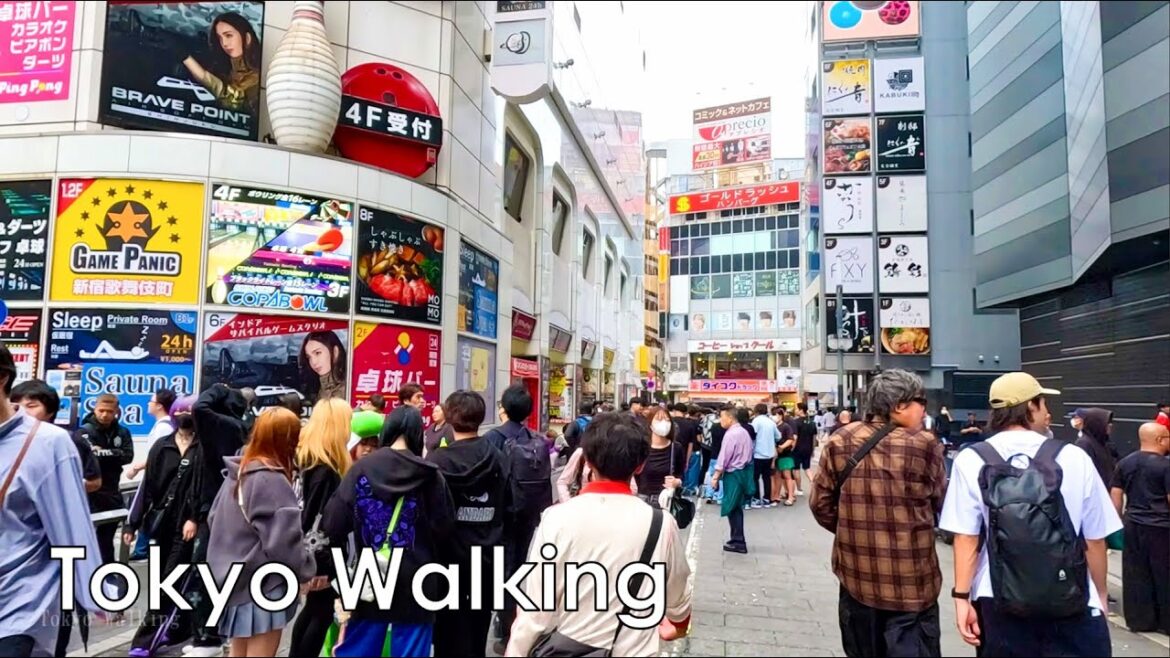 Tokyo Walking tour in Shinjuku 4K Japan Travel