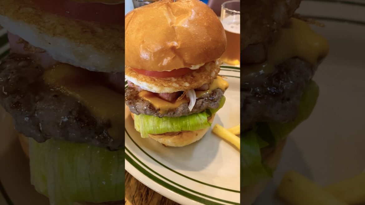 沖縄那覇でハンバーガー昼飲み in Buger Stand Hi-Five #那覇 #沖縄 #沖縄旅行