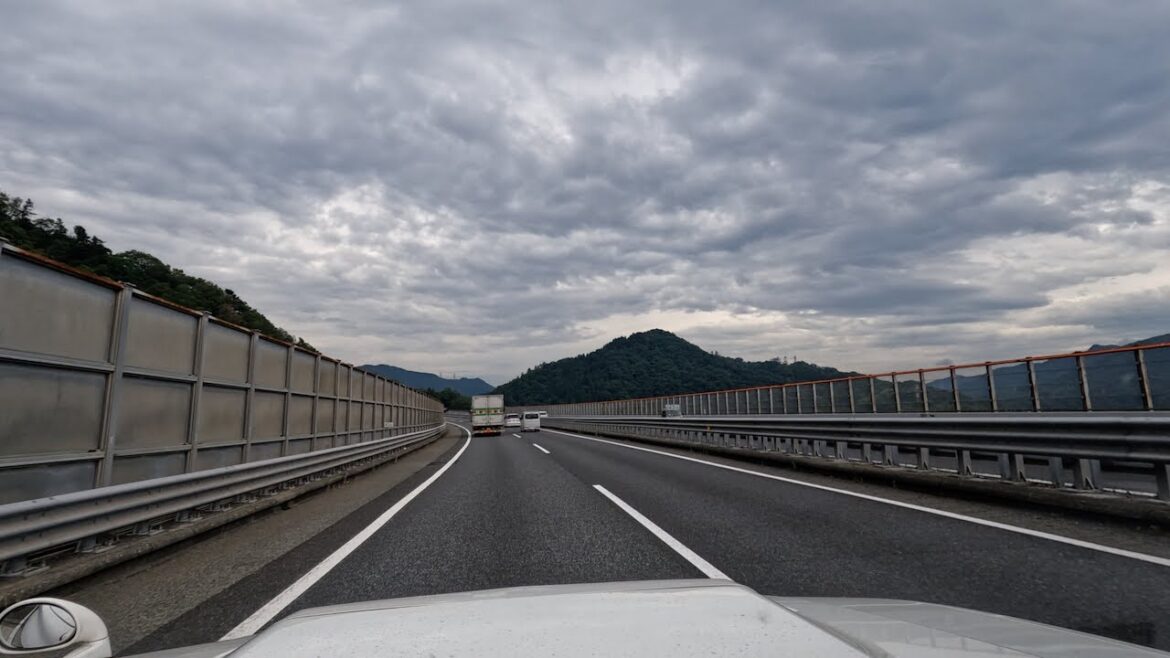 中央自動車道 : 相模湖 IC → 八王子JCT