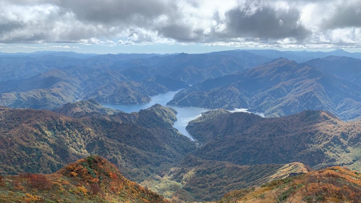 Asakusa dake The grassland feels good ! 草原が美しい！ネズモチ平登山口〜前岳〜浅草岳〜前岳〜桜ゾネ周回、浅草岳