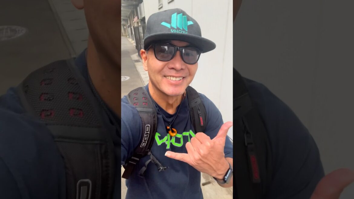 HAWAII local in SHIBUYA in 24 secs! #Japan #Shibuya #travel