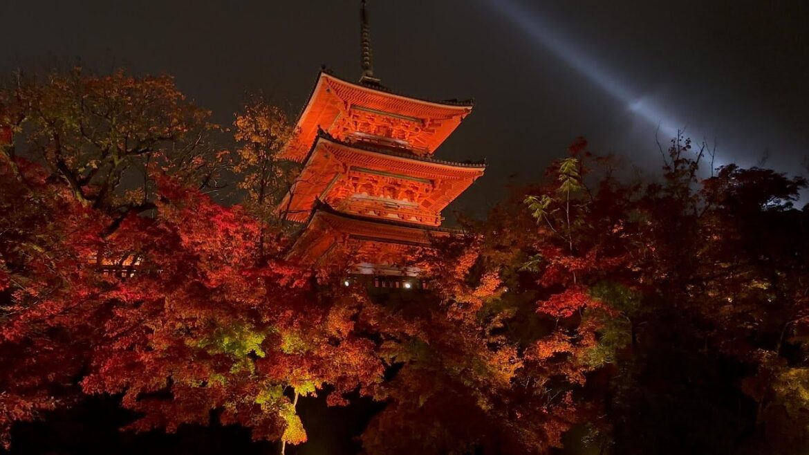 Kiyomizu dera - Kyoto,Japan Night Walk Tour // 4K HDR