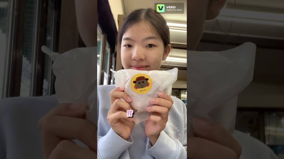 Must-try food in Narita Japan 🥩🍔#japantravel #foodie #food #teen #vlog #tokyofoodie #vlogsbyissy