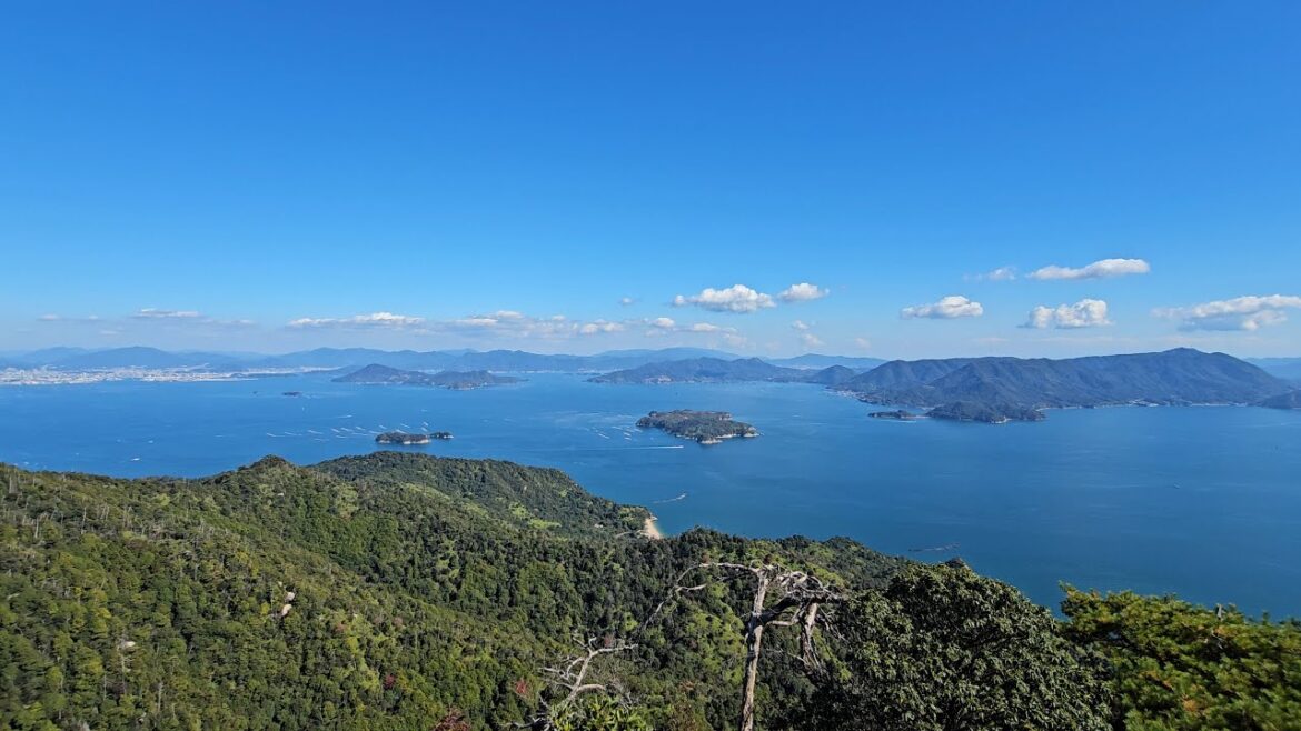 Itsukushima Island Hiroshima | An Island worth visiting! Itsukushima Island Hiroshima | An Island worth visiting!
