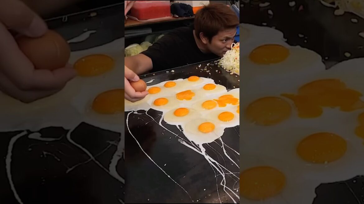 OSAKA JAPAN - MUST TRY Street Food! #shorts #travel #streetfood