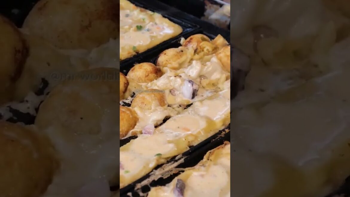 🐙 Takoyaki Masterclass: The Art of Japanese Street Food! 🍢🔥 #foodshorts #cookingshorts #asiancuisine