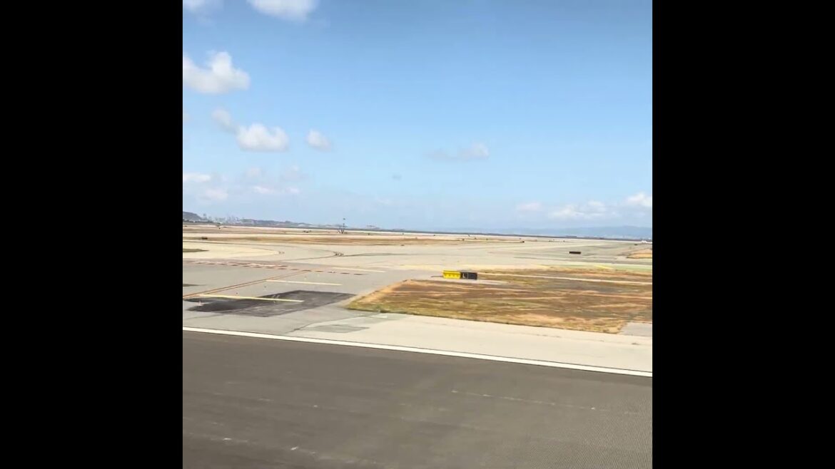 Sunny landing at SFO #sanfrancisco #flightreview #shorts #unitedairlines