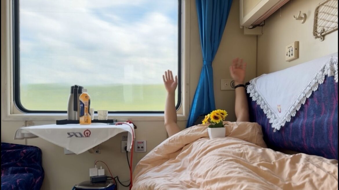 24 Hours on China's RAREST Private Room Overnight Express Train  | Guangzhou - Beijing