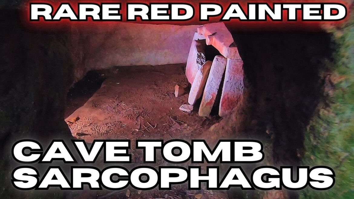 Rare Red Sarcophagus in Shimane Japan - Kofun Period Cave Tomb - Yata Yokoana 矢田横穴群 Part 1