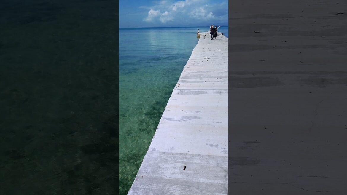 Tranquil Moments: Autumn at Nishi Pier, Taketomi Island 🏝️ #taketomi #ishigakiisland #okinawa
