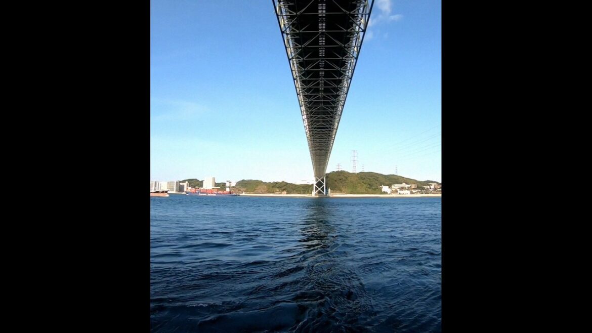 歩いて下関市から門司港駅へ（関門橋真下）🌉