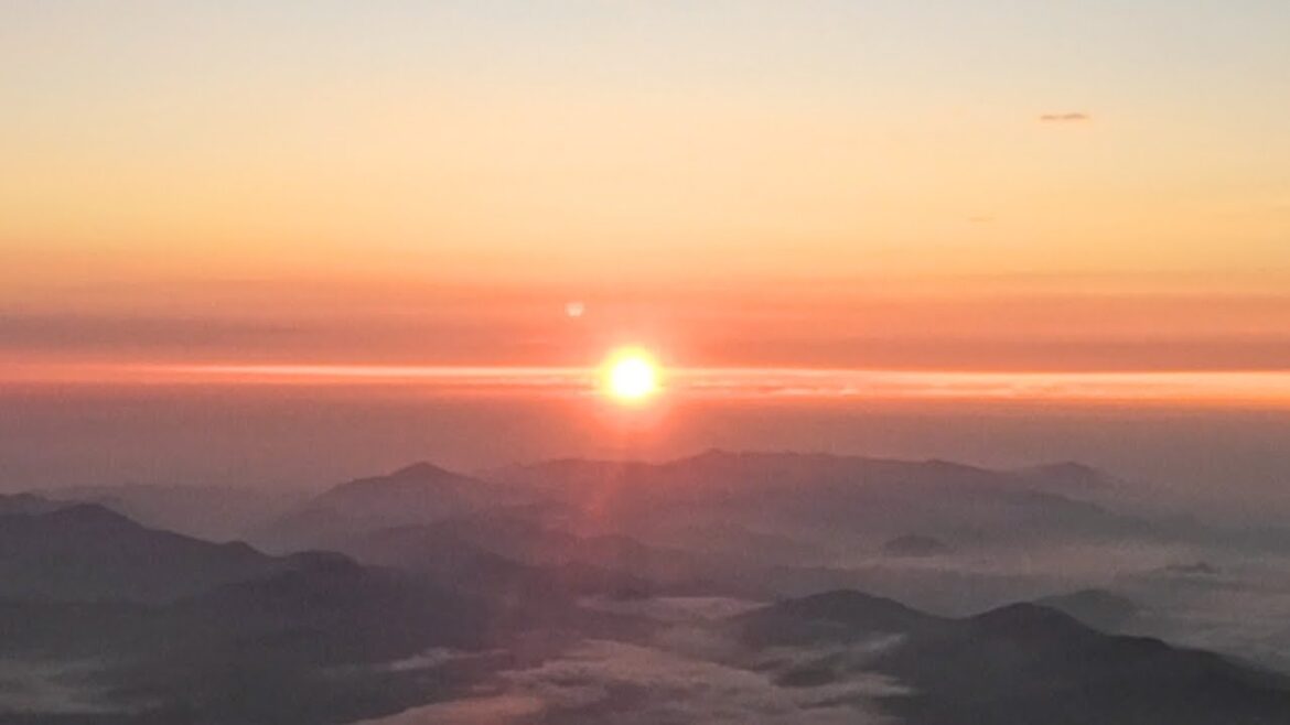 【Mt. Fuji Adventure | Day 2】Spectacular Sunrise & Summit! – Journey from 8th Station to Peak 【Mt. Fuji Adventure | Day 2】Spectacular Sunrise & Summit! - Journey from 8th Station to Peak