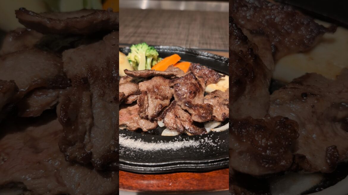 Trying the BEST sizzling beef in Kobe, Japan at Kobe Beef Gallery #kobebeef #japanesefood #foodie Trying the BEST sizzling beef in Kobe, Japan at Kobe Beef Gallery #kobebeef #japanesefood #foodie