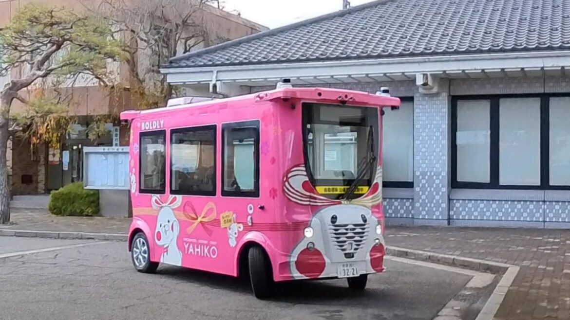 【自動運転バス】新時代の未来型バス、弥彦村の新交通革命