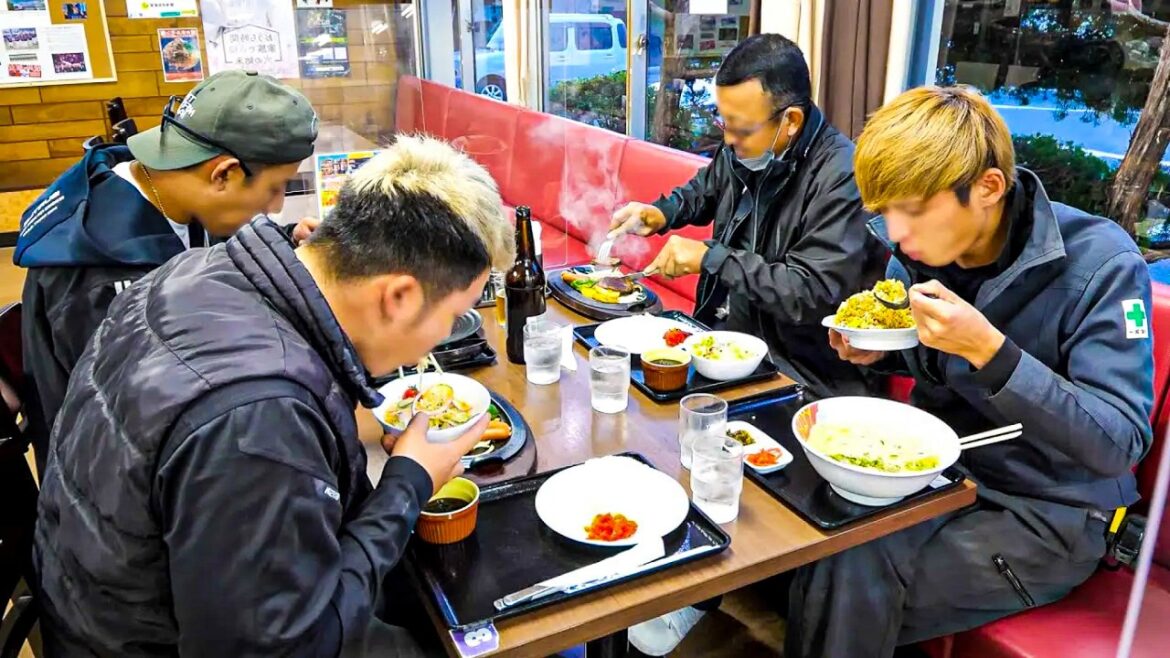 夜勤明け凄まじい爆食いアニキ達が殺到する最強ドライブイン食堂!広島岡山の名物食堂まとめ5選 夜勤明け凄まじい爆食いアニキ達が殺到する最強ドライブイン食堂!広島岡山の名物食堂まとめ5選