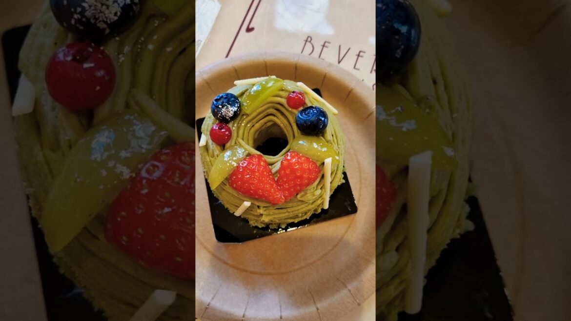 Tasting Every Christmas Food Item at Universal Studios Japan