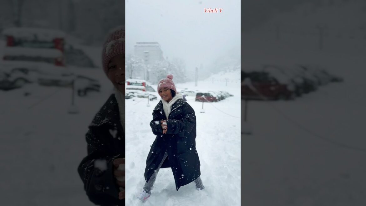 Snowy experience ❄️☃️2024 first experience #shorts #niigata #travel #japan