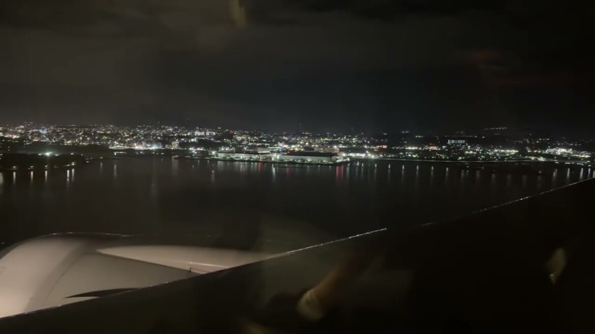 那覇空港夜間着陸動画Landing at Naha Airport at night