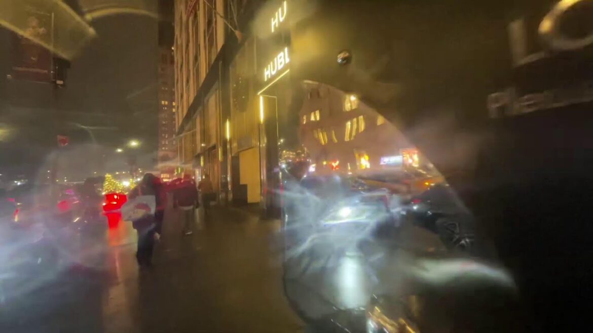 🔴 NYC Live: Exploring Manhattan Christmas Edition - 12/10/24