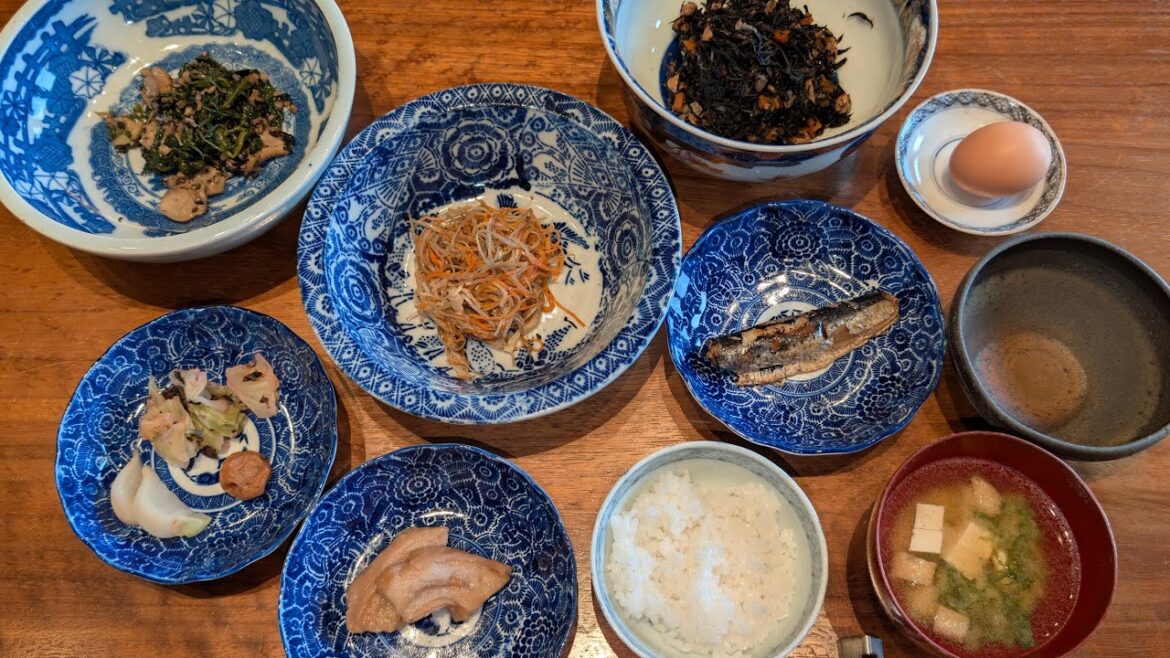 Minamiuonuma, Niigata (新潟県南魚沼市) – Breakfast in our room at Satoyama Jujo’s “The House Izumi” Minamiuonuma, Niigata (新潟県南魚沼市) - Breakfast in our room at Satoyama Jujo's "The House Izumi"