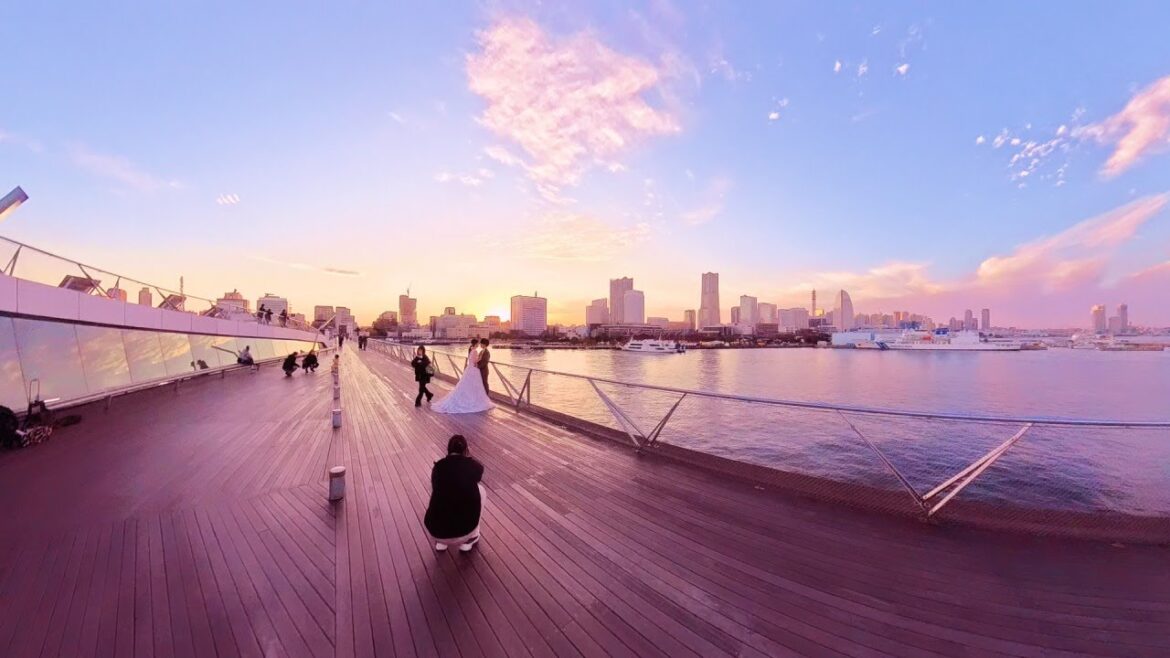 Gudang Bata Merah Yokohama - Pelabuhan Yokohama Osanbashi Terminal 2024 5.7K [video 360VR]