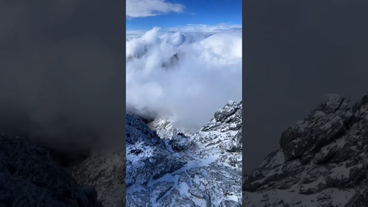 Beautiful Places in Mount Fuji Japan | Winter Places in Mount Fuji Japan | Winter in Japan #shorts Beautiful Places in Mount Fuji Japan | Winter Places in Mount Fuji Japan | Winter in Japan #shorts