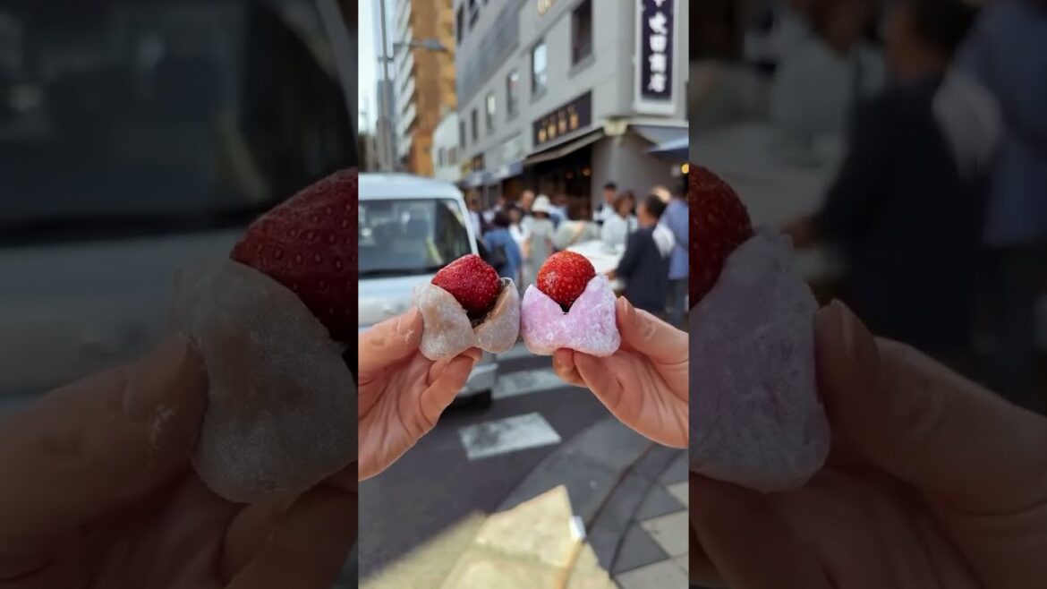 12 BEST Food & Drink Spots in Tokyo You Can't Miss! 🍣🍡🍓